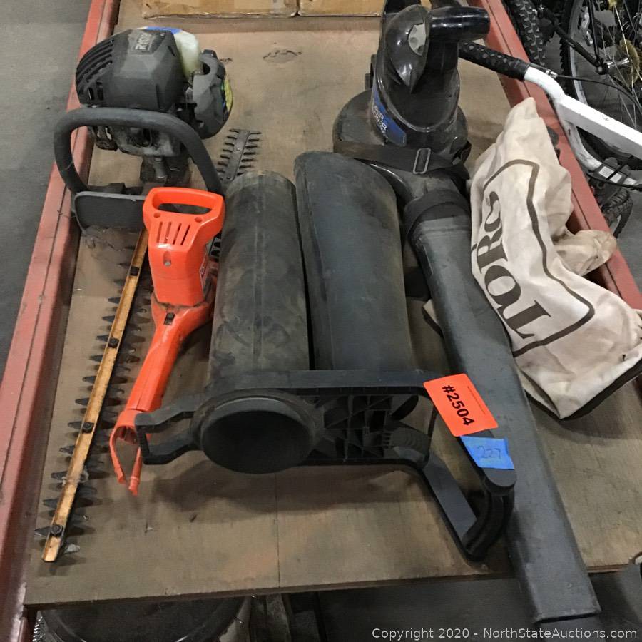 North State Auctions - Auction: Fall/Winter Home Auction ITEM: Lot of ...