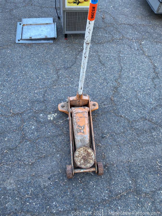 North State Auctions - Auction: HOT July Home Auction ITEM: Car Jack