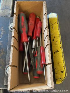 Lot of Snap-on Screwdrivers 