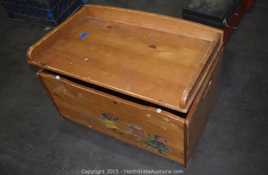 North State Auctions Auction November Auction ITEM Vintage Toy Box