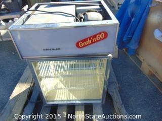 Delfield Countertop Display Refrigerator Model 724 Merchandiser